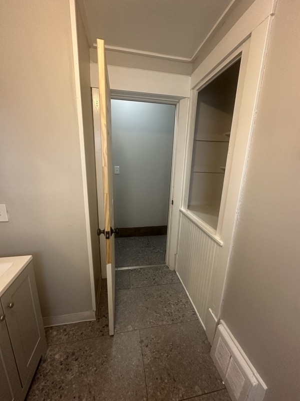 Building Photo - 3244 W 92nd St