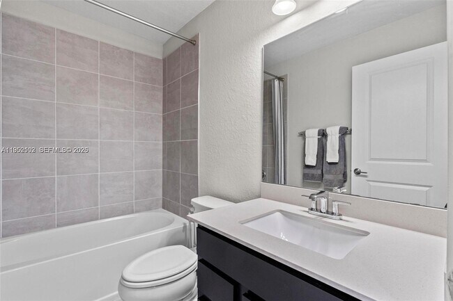 Building Photo - 436 10th Ct