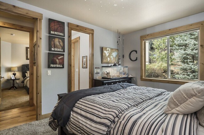 Building Photo - Westside custom home with high end craftsm...