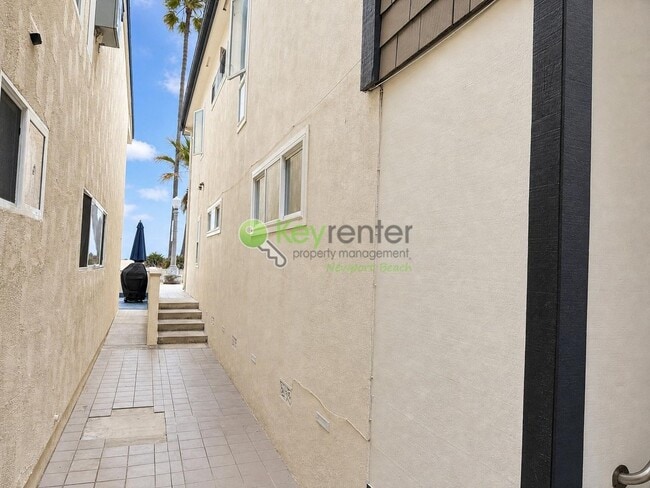Building Photo - 1510 W Oceanfront