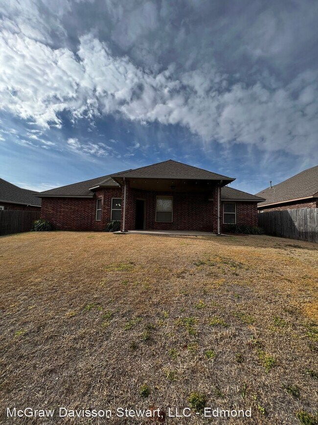Building Photo - 3 br, 2 bath House - 1625 Savannah Lane