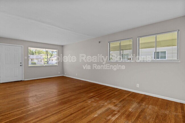 Building Photo - 10721 Spring Garden Dr