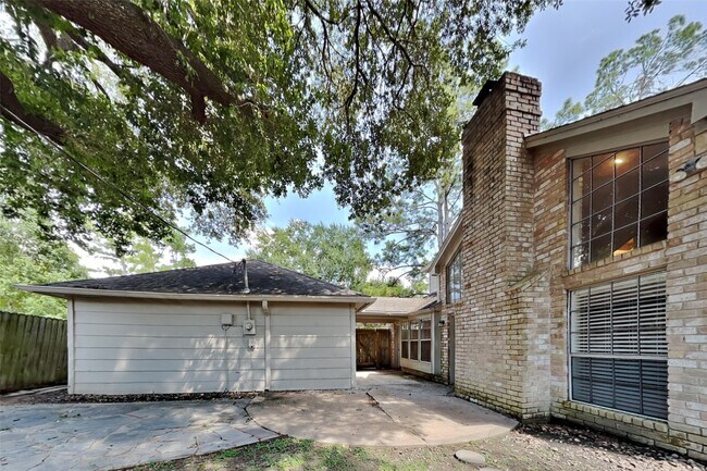 Building Photo - 8427 Burwood Park Dr