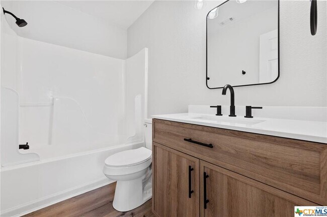 Building Photo - 107 Cedargrove