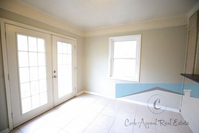 Building Photo - 3 Bedroom 2 Bath Home in Beautiful Neighborhood! A must see!!