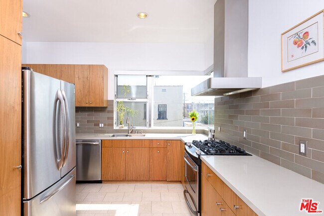 Building Photo - 1513 Orange Grove Ave