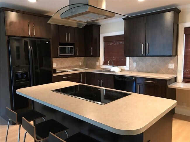 Building Photo - 1019 Mockingbird Cir