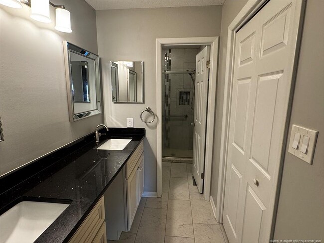 Building Photo - 6739 Irongate Dr