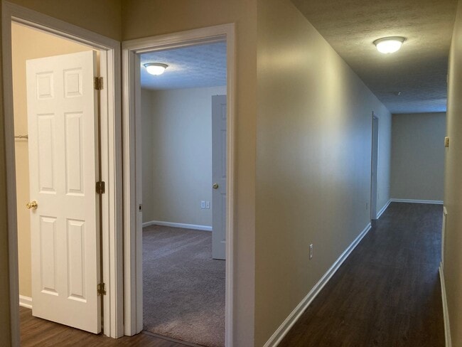 Building Photo - 109 Kestrel Ct