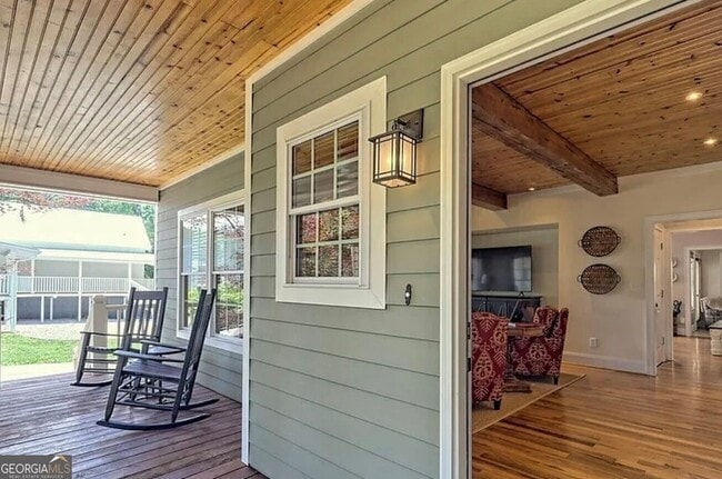 Building Photo - 643 Washington St