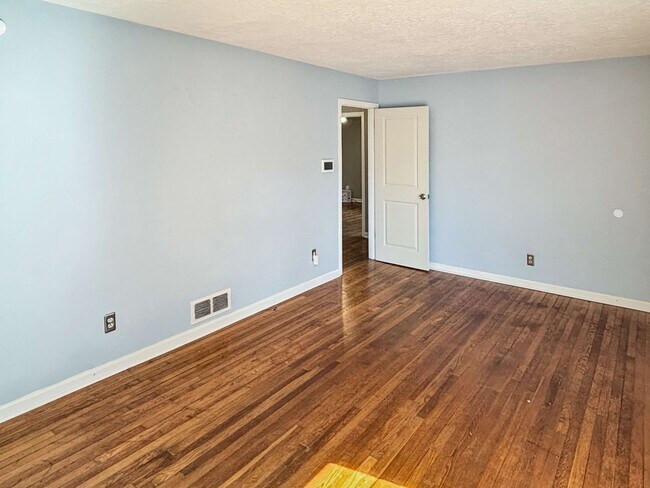 Building Photo - Spacious 3 BR/2 BA in Powder Springs!