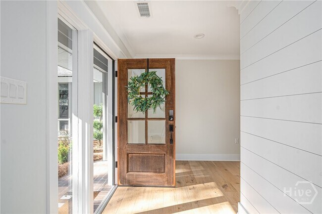 Building Photo - 10 Howley Ln