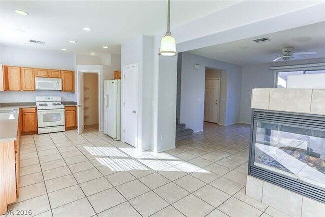 Building Photo - Southwest Three Bedroom Home!!!