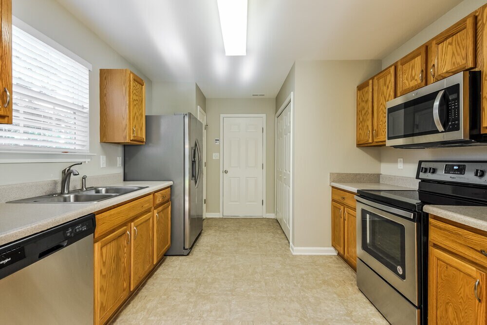 Building Photo - 259 N Fuquay Springs Ave