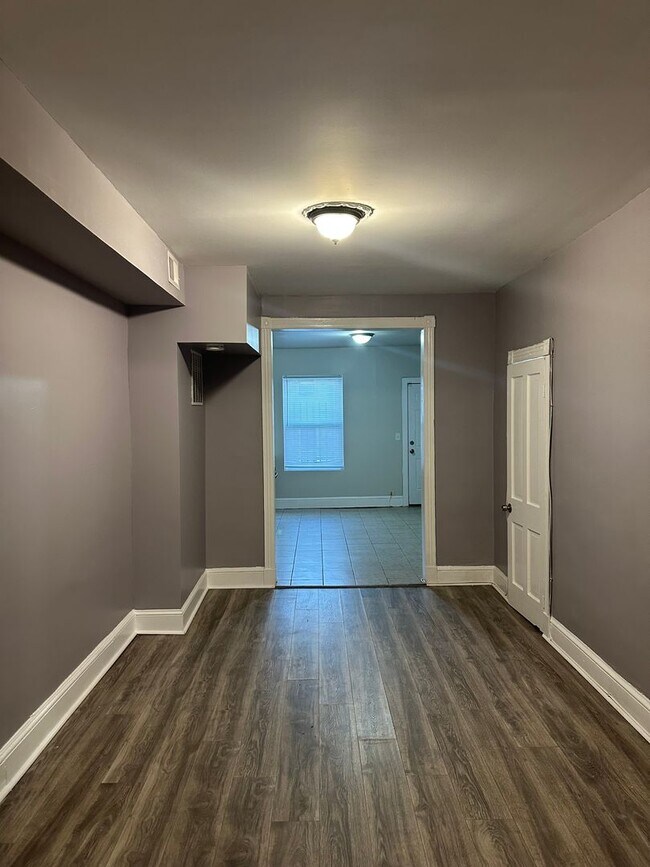 Building Photo - Spacious East Baltimore Home for Rent! Cen...