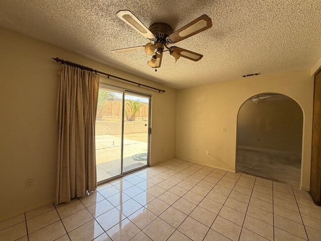 Building Photo - 3 Bedroom 2 Bathroom House with 2 Car Garage Located in Lenwood