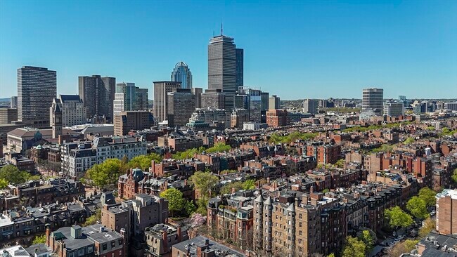Building Photo - 194 Beacon St