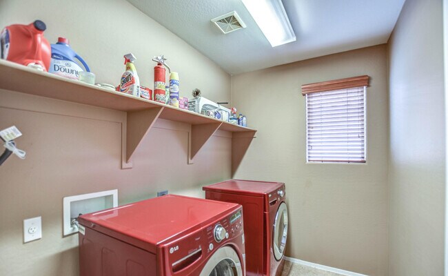 Building Photo - 8064 W Rushmore Way