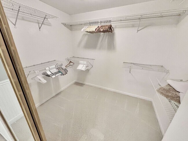 Building Photo - Charming 3 BR/2BA Townhome in Marietta!