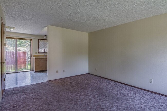 Building Photo - 2812 W 7th St