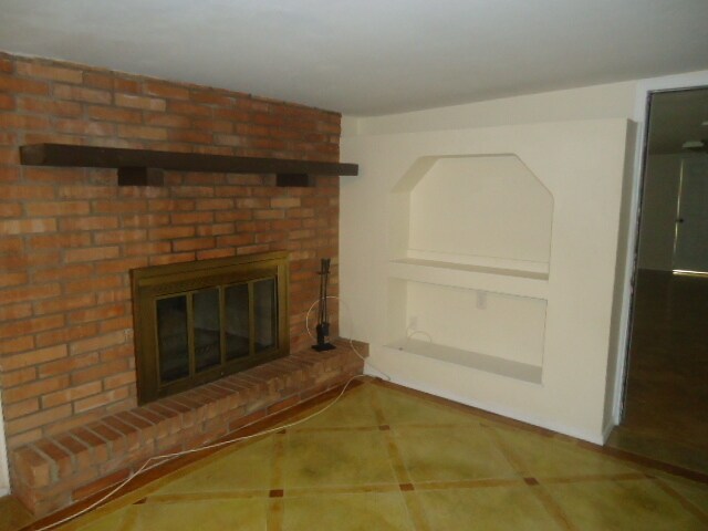 Building Photo - 1301 Cushman Dr