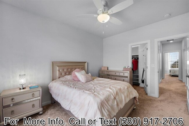 Building Photo - 6309 SW Oakmont Blvd