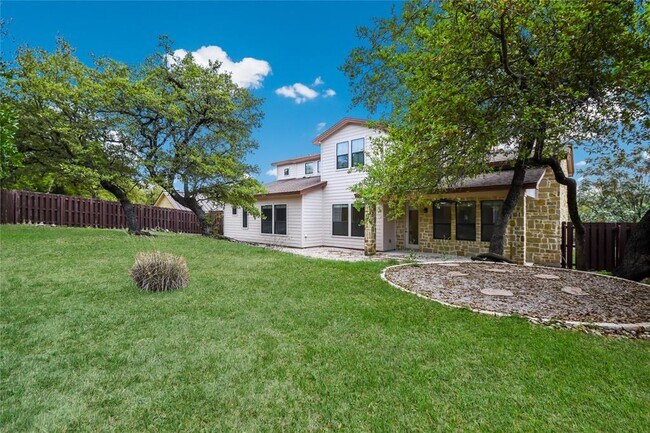 Building Photo - 18400 Lakepoint Cove