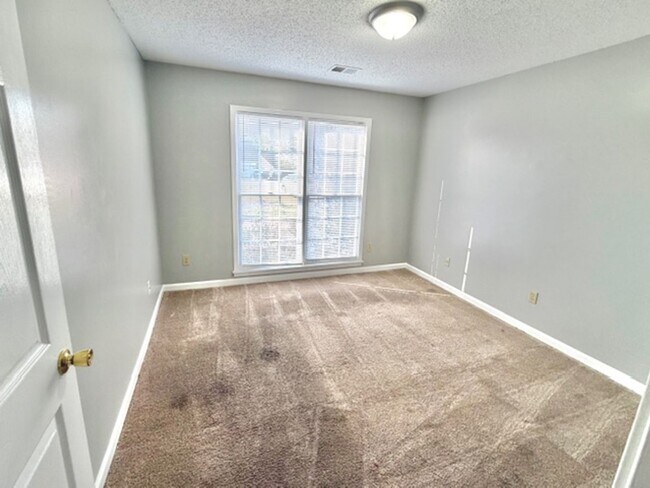 Building Photo - TropicanaDrE836