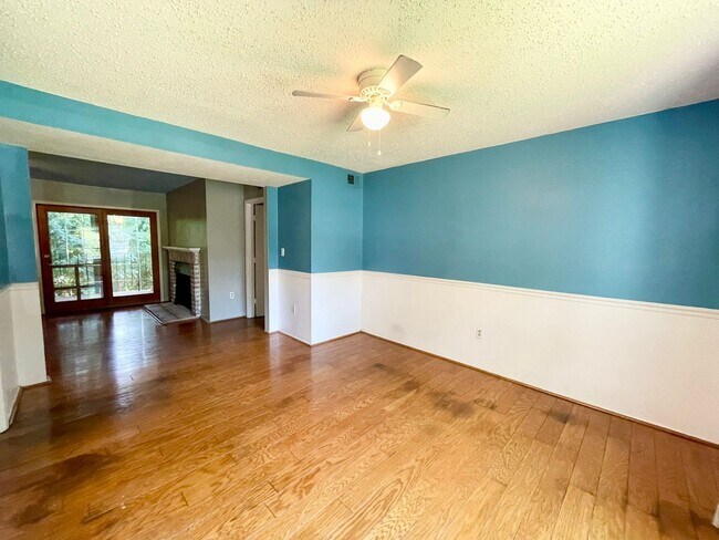 Building Photo - Riverhill Apartments - St Andrews area