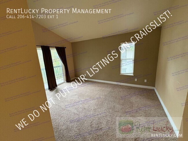 Building Photo - 12721 NE 129th Ct