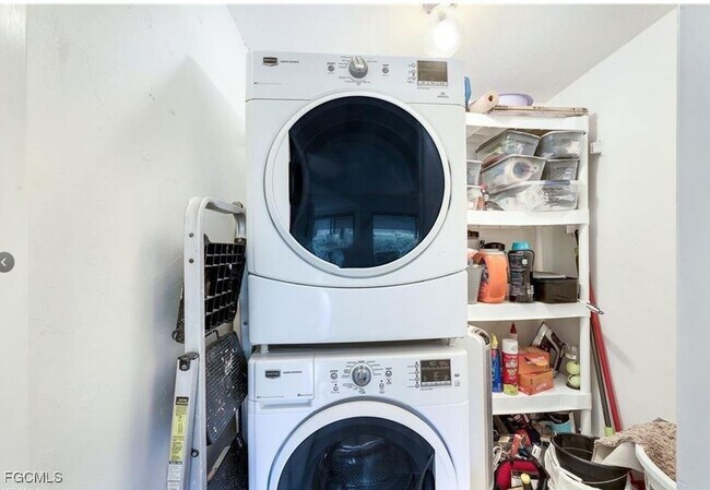 Building Photo - 1914 SE 40th Terrace