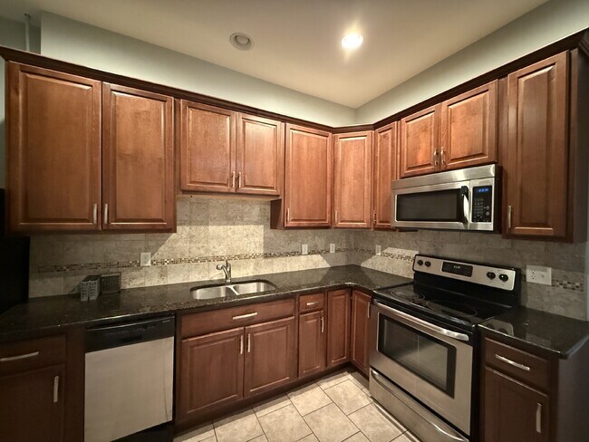 Building Photo - "Charming 1-Bedroom with Hardwood Elegance in Lancaster’s Heart!"