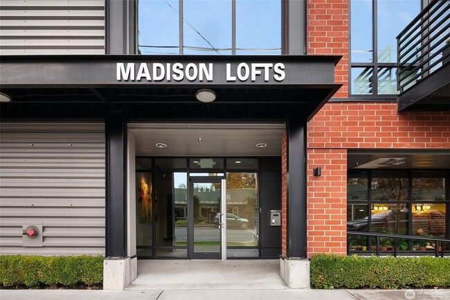 Building Photo - 1Bd/1.5Ba Seattle Condo