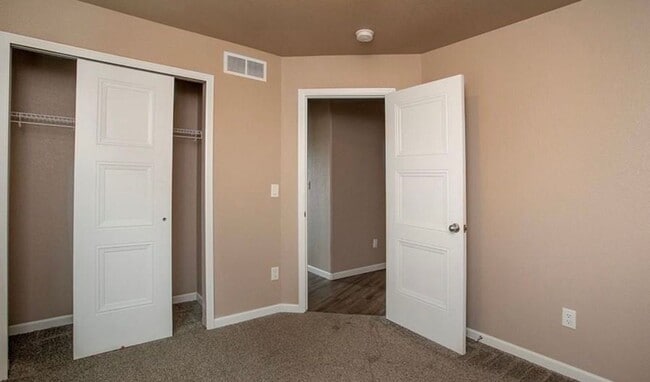 Building Photo - 50 % 0ff 1st Month's Rent!!!