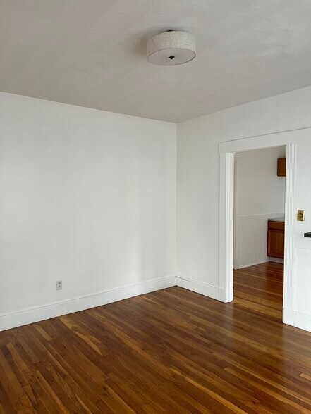 Building Photo - 196 Reservation Rd