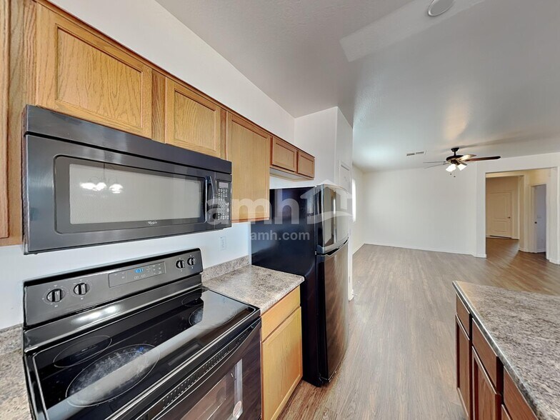 Building Photo - 9360 W Payson Rd