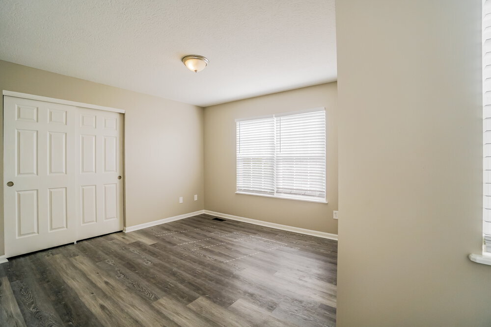 Building Photo - 985 Preble Dr