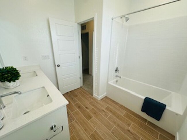 Building Photo - $500 Move In Bonus $2,850 Clovis & Shepherd 4 Bedroom Home, Solar Panels, New Construction - Plum...