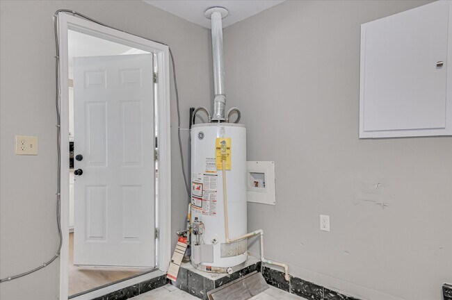 Building Photo - 238 Cavalier Dr