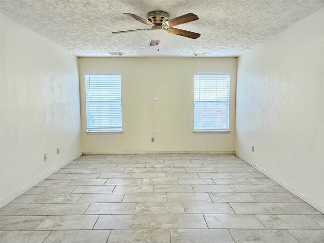 Building Photo - 13814 Dentwood Dr