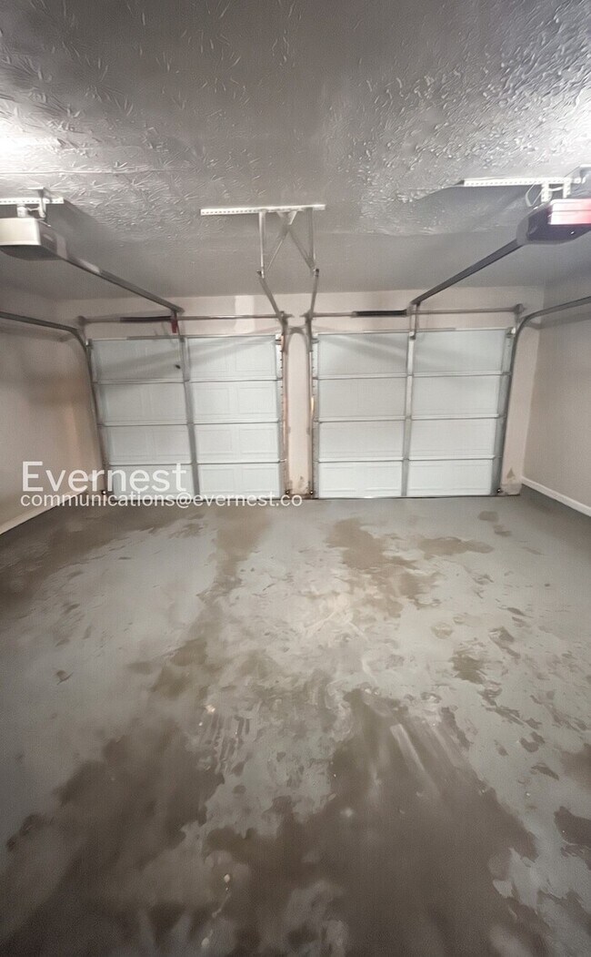 Building Photo - 459 Sawtooth Ln