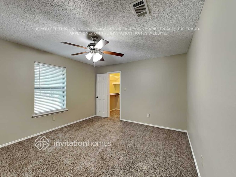 Building Photo - 1517 Woodvale Dr