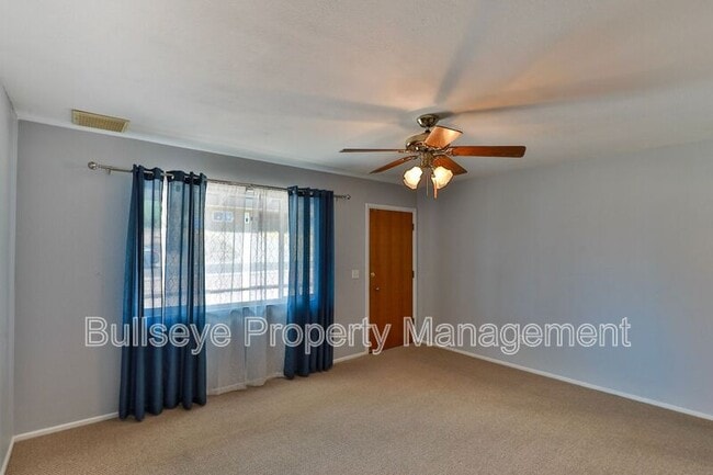 Building Photo - 1037 E El Caminito Dr