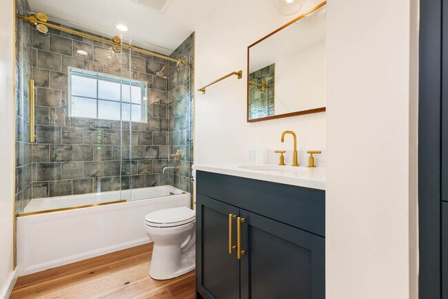 Building Photo - Updated 4 Bedroom North Capitol Hill Craftsman
