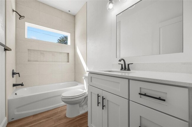 Building Photo - New Construction 3/2 in Bronson