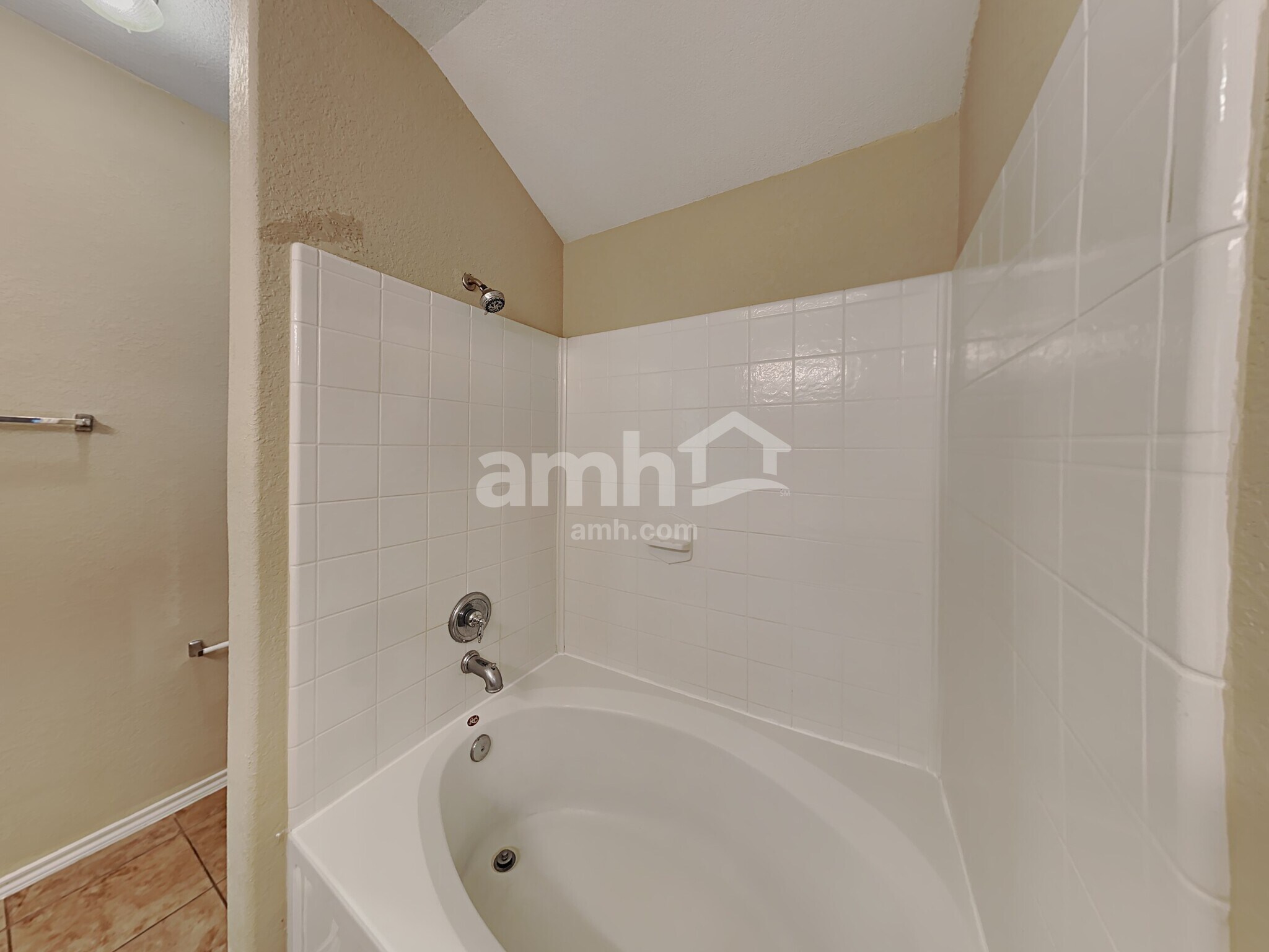 Building Photo - 9215 Birch Springs Dr