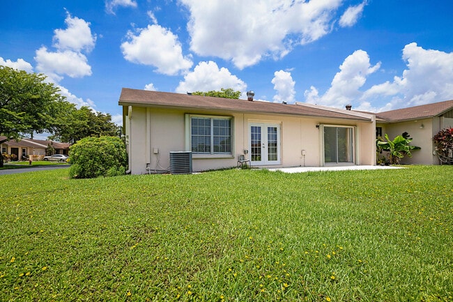 Building Photo - 5241 Breadfruit Cir