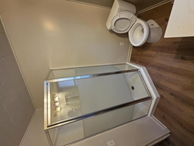 Building Photo - 466 W McKibben St