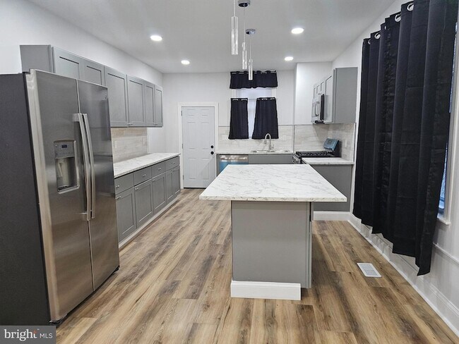 Building Photo - 3270 N Marston St