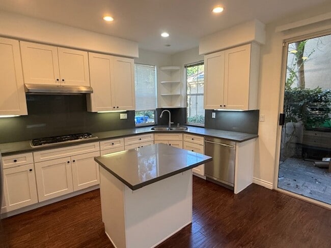 Building Photo - 3bdr Home located in the Prestigious Gated...